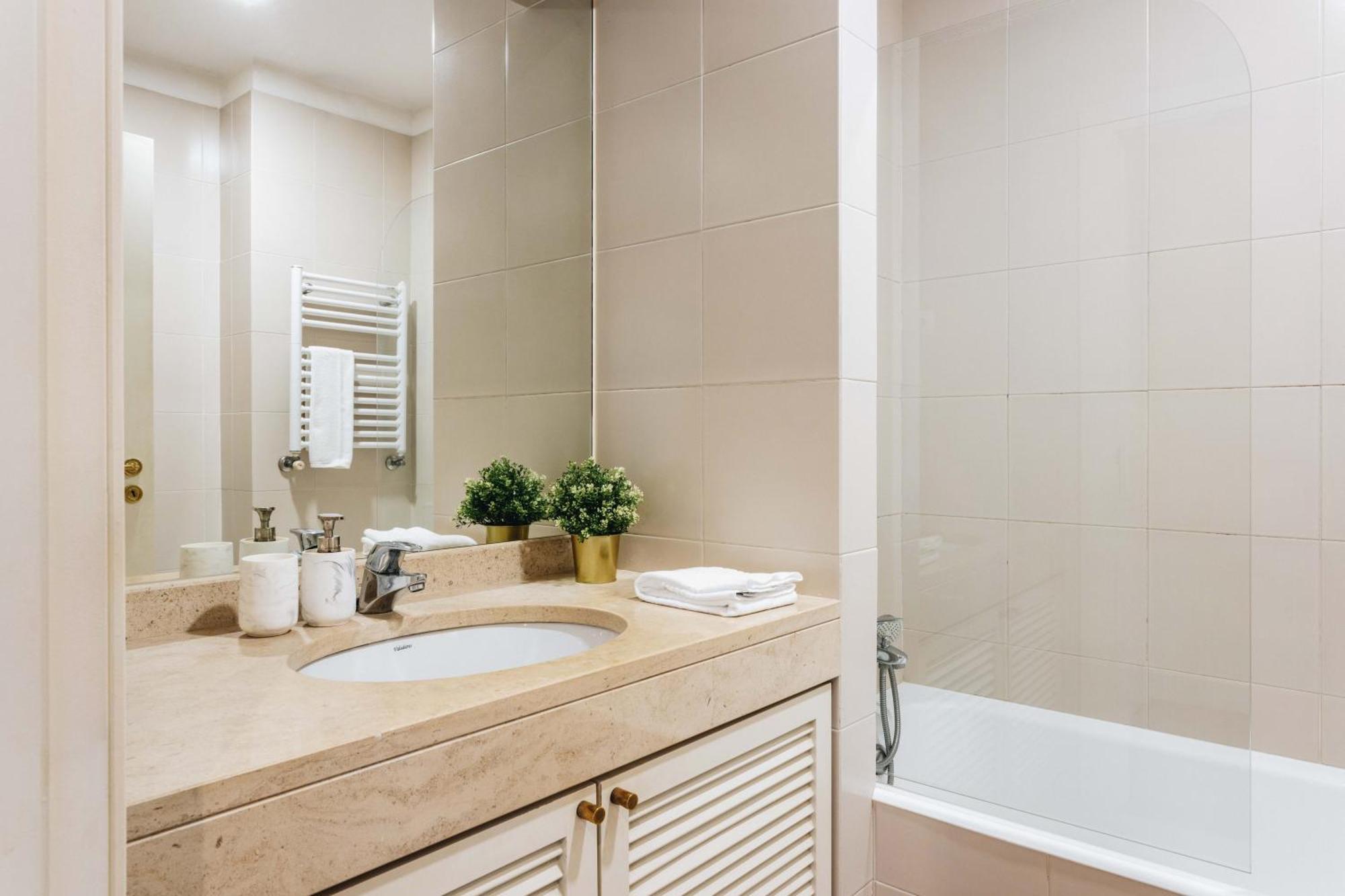 Great 1 Bdr Near Gaia Shopping Arrabida Esm Appartement Vila Nova de Gaia Buitenkant foto